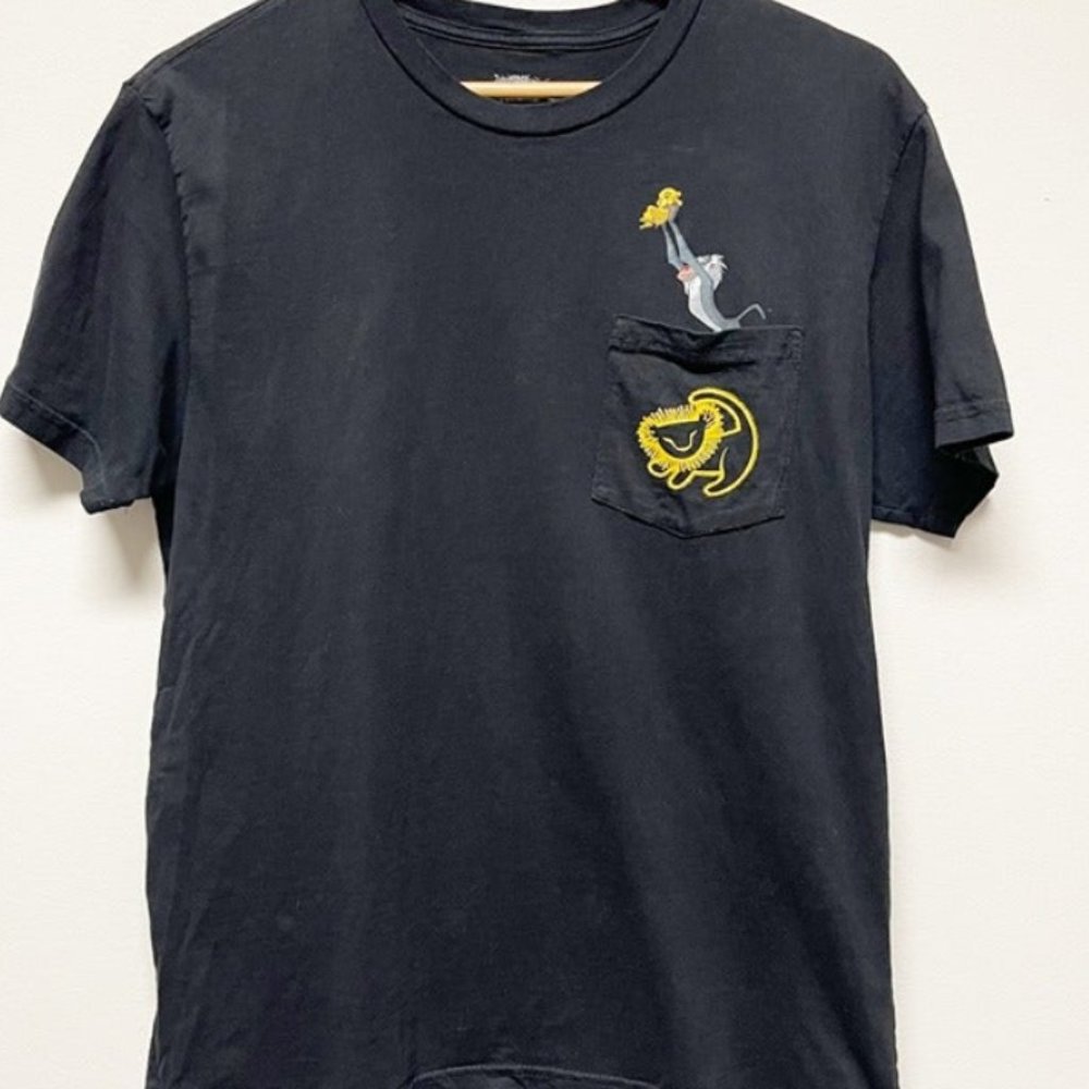 Graphic Tee HEM LOOSE SEE PHOTOS Size L